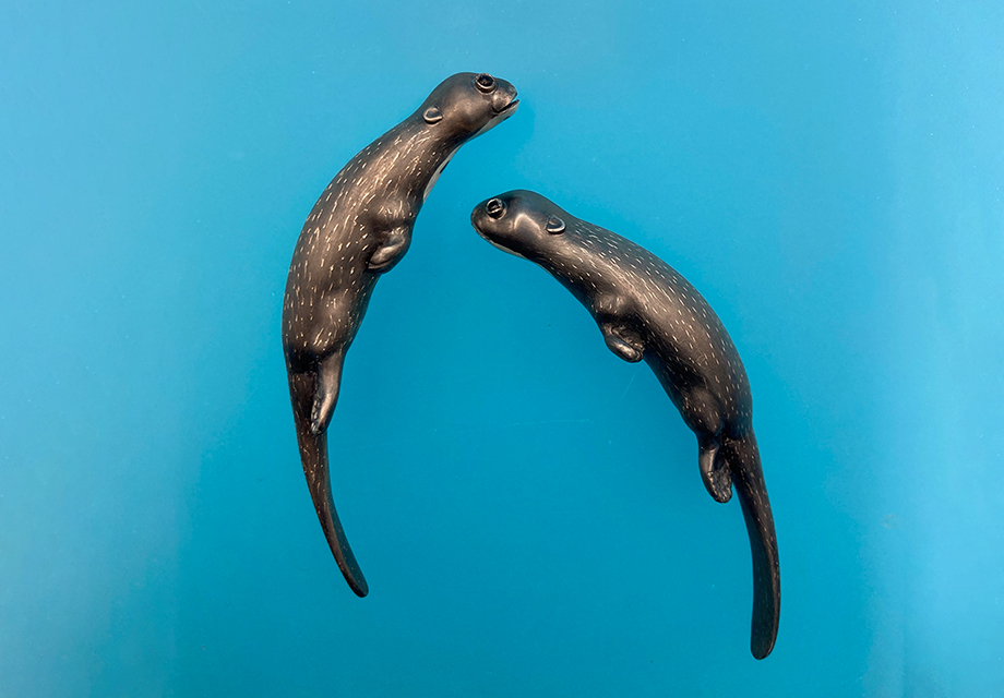 GiantOtter_brooch